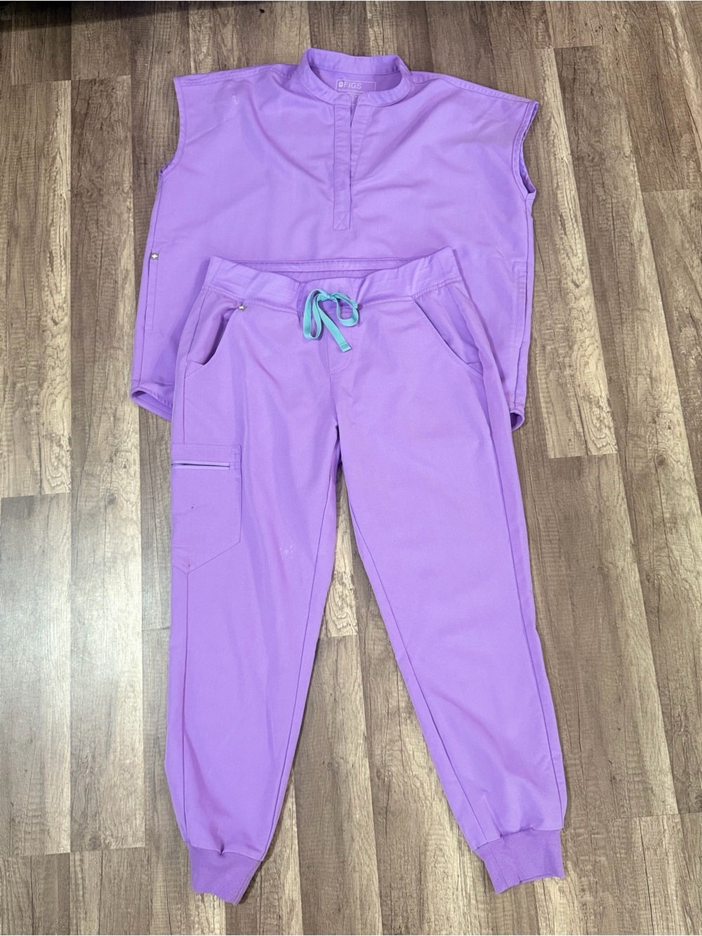 Figs Lavender Jogger Scrub Pants with Mint Drawstring